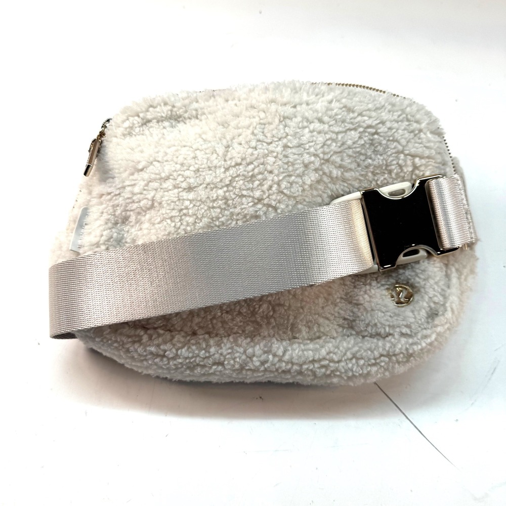 Lululemon Fleece Belt Bag White Opal Gold Tone Sherpa Everywhere Crossbody